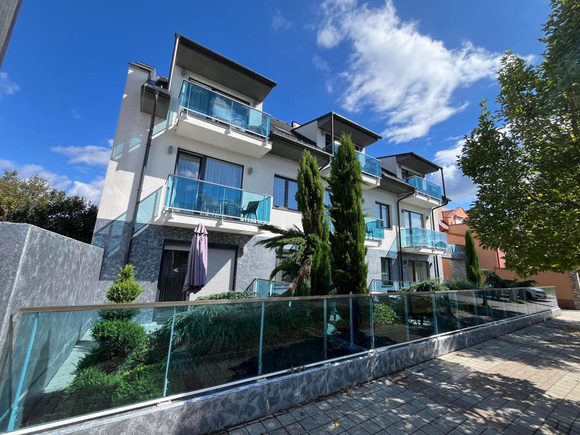 Berill Crystal Apartman Sárvár Екстериор снимка